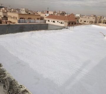 عزل الأسطح بالفوم في الرياض لضمان عزل مائي وحراري فعال