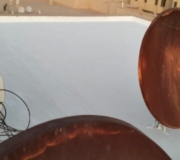 عوازل الأسطح في الرياض: الحل الأمثل لحماية منزلك من التلف