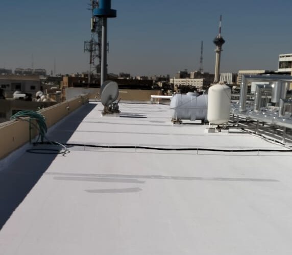 فوائد عزل الفوم للأسطح في الرياض الحل الأمثل لحماية طويلة الأمد