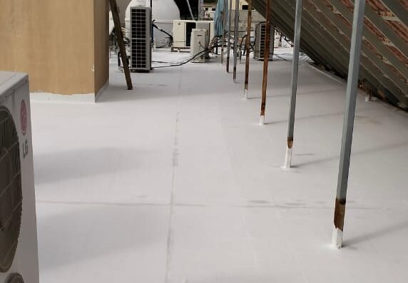 خدمات عزل الأسطح في الرياض: الجودة العالية مع أفضل شركة