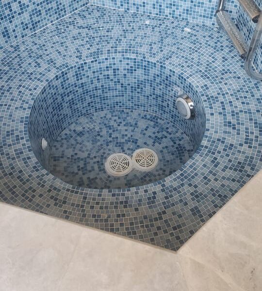 أفضل عزل مائي للمسابح بالرياض | شركة عزل الرياض