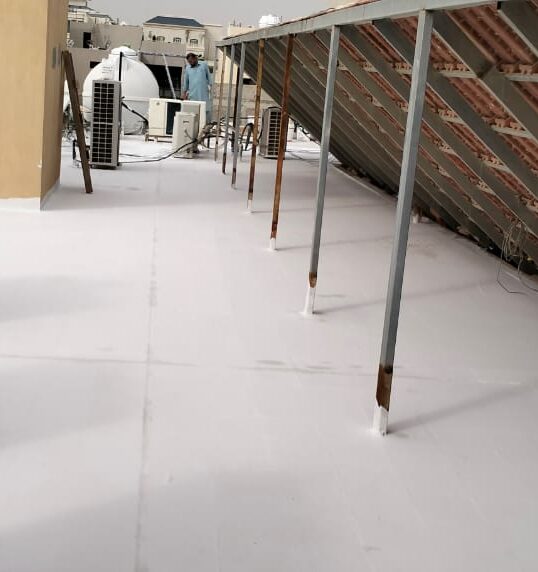 كيف تختار الشركة المناسبة لعزل منزلك؟ نصائح مهمة قبل التعاقد