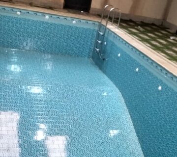 أهمية الصيانة الدورية للمسابح ودورها في منع التسربات المكلفة