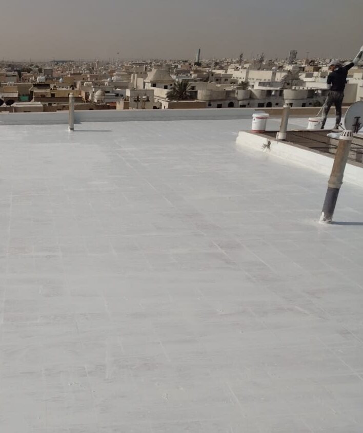 مزايا عزل الفوم للاسطح في مناخ الرياض الصحراوي