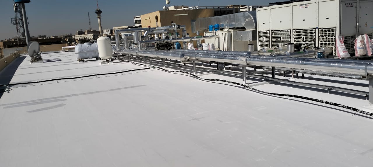 شركة عزل فوم بالرياض: الحل الأمثل لعزل الأسطح بكفاءة عالية